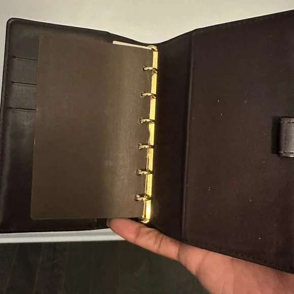 Louis Vuitton Glossy Black Monogram Card Holder - Picture 8 of 9